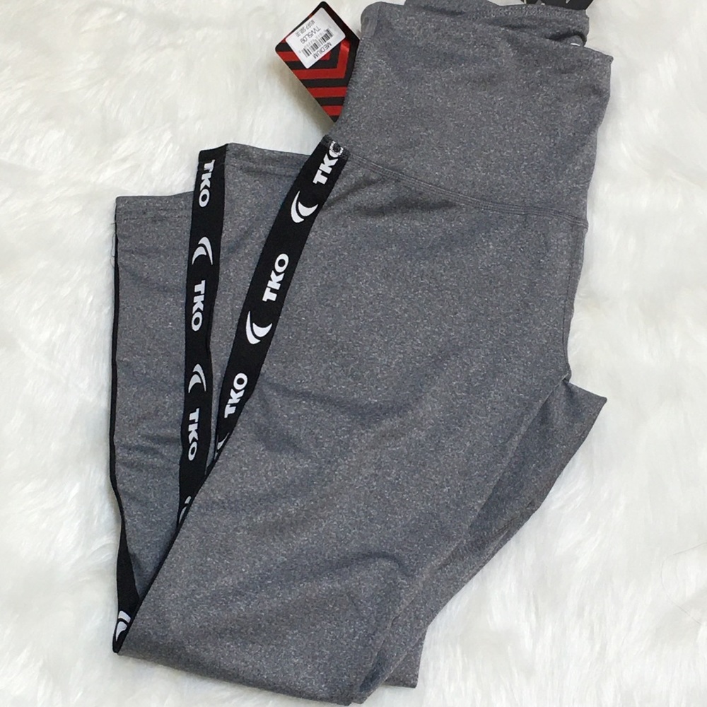 TKO Grey Leggings 7/8 length Media Pocket New S/M Work out
